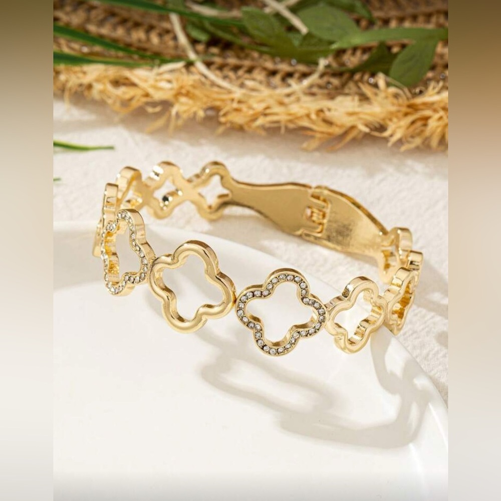 Gold Tone Bracelet with Crystal Accents